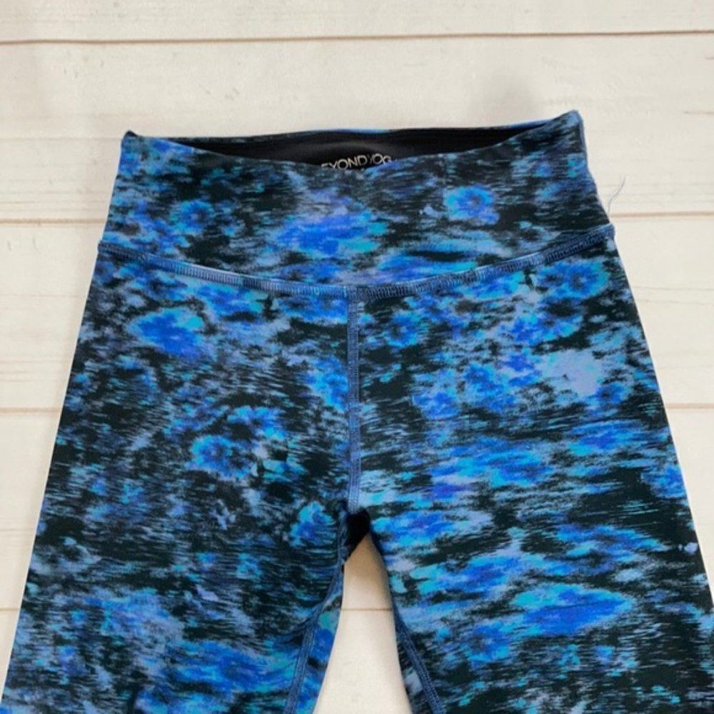 Beyond Yoga Cropped Leggings